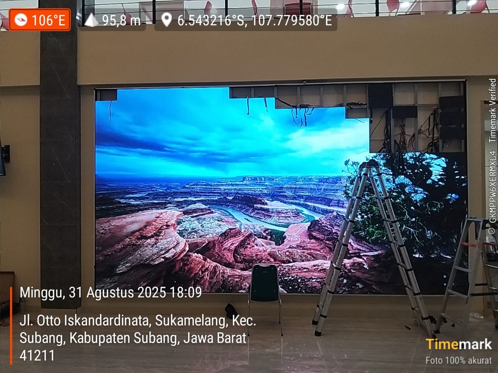 LED Videotron Lampro P2.5 Indoor 7680Hz uk. 768 cm x 432 cm