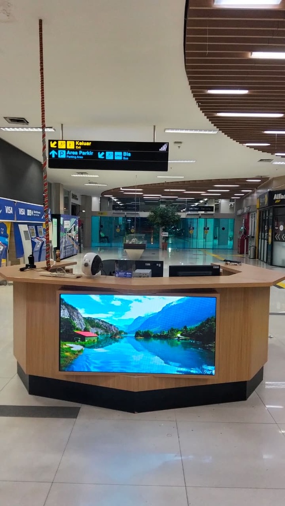 LED Videotron Lampro P1.8 Indoor uk. 288 cm x 64 cm
